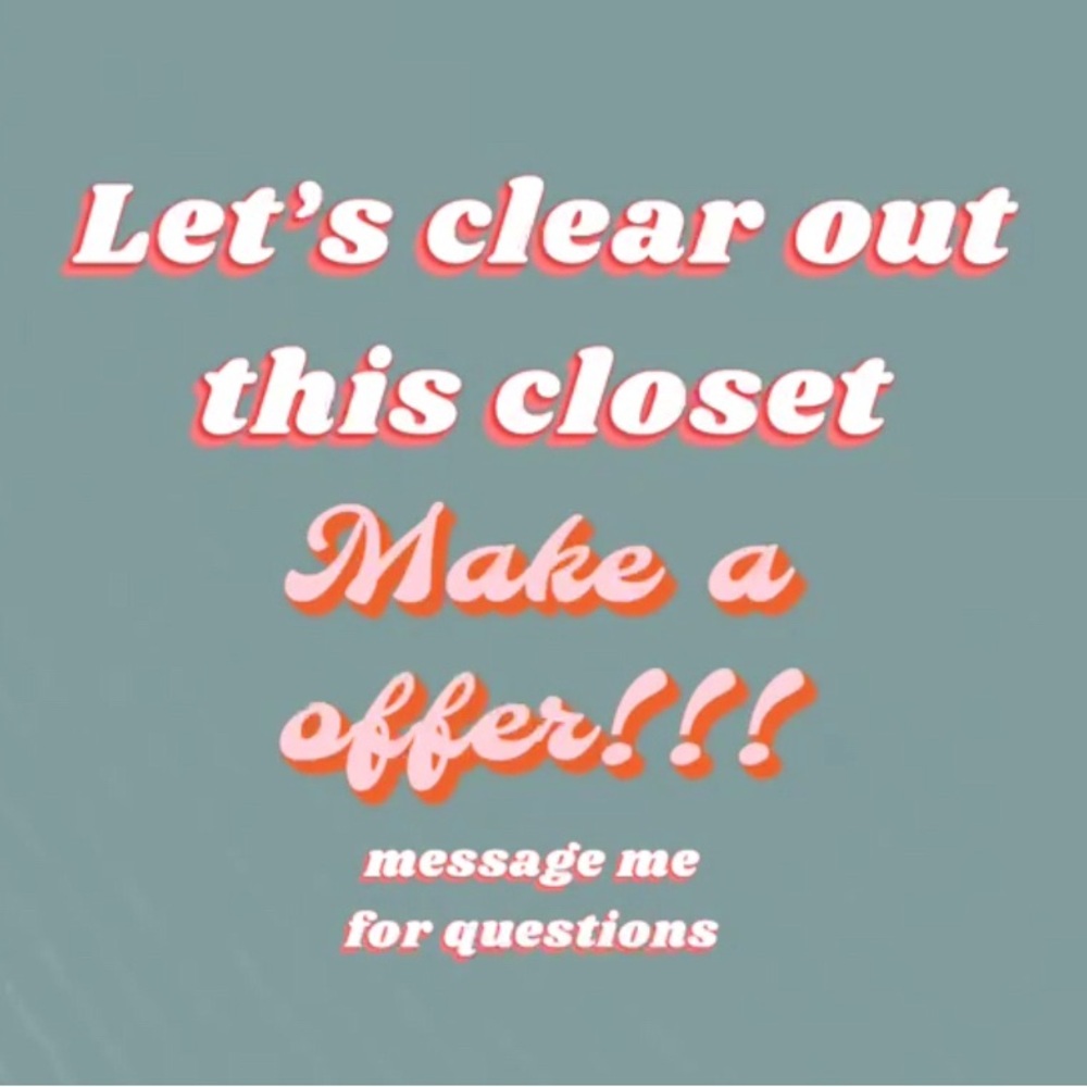 hey there!!!! check out my closet!!!!! help me make room for more!!! 😊😊😊